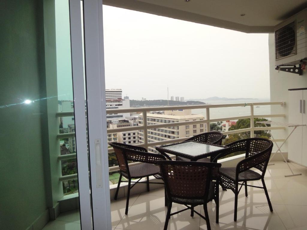 Vtsix Condo Service At View Talay 6 Condo Pattaya Exterior foto